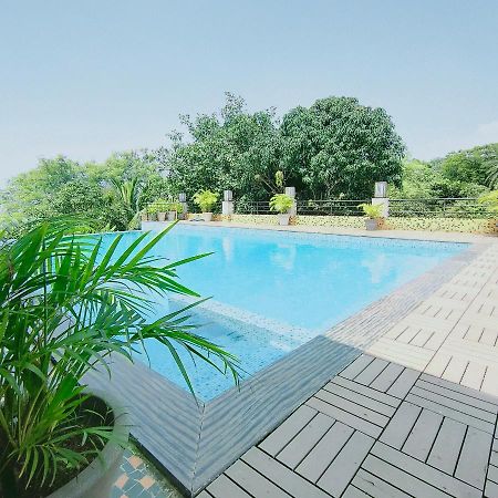Silverador Resort Thane Exteriör bild