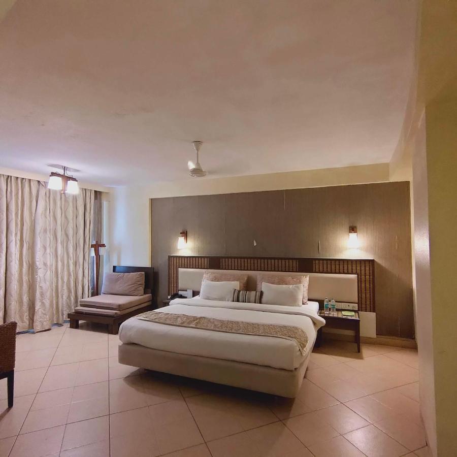 Silverador Resort Thane Exteriör bild